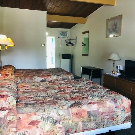 Polson Park Motel Vernon Esterno foto