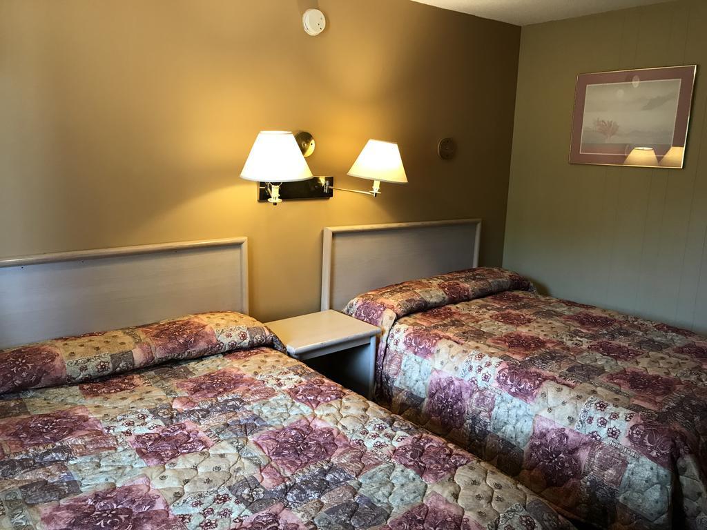 Polson Park Motel Vernon Esterno foto