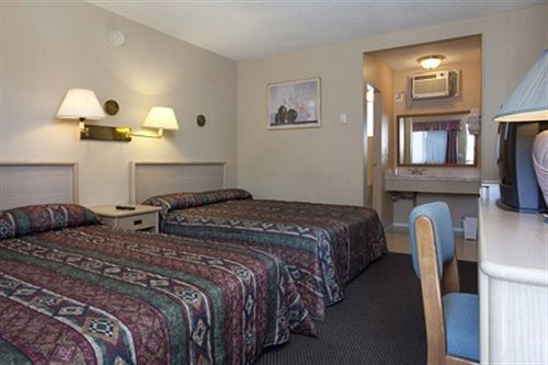 Polson Park Motel Vernon Esterno foto