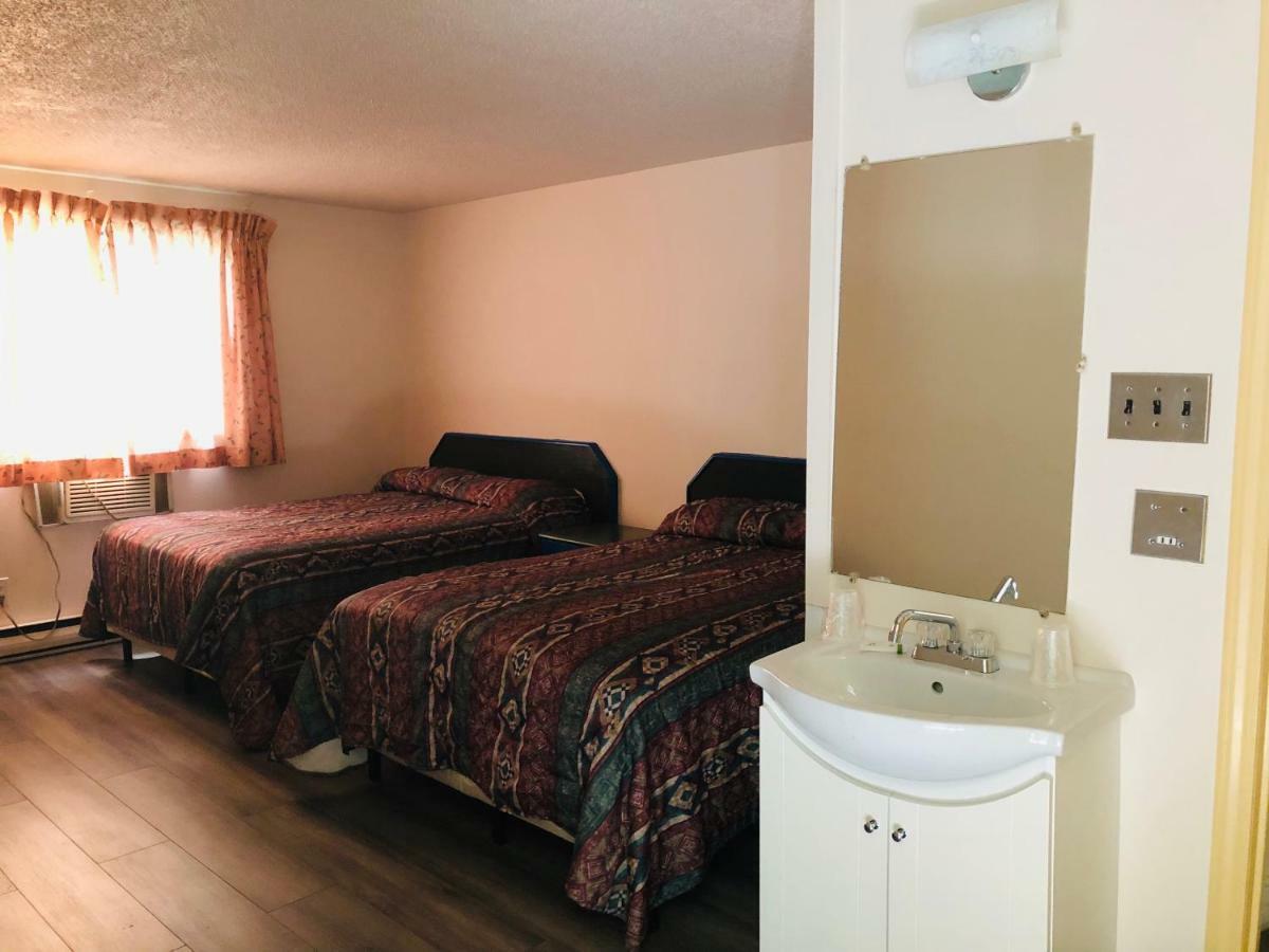 Polson Park Motel Vernon Esterno foto
